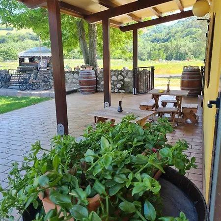 Alloggio per agriturismo Agri Rio *